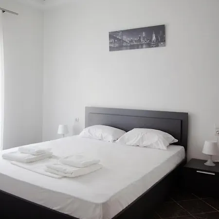 Downtown Supreme Apartment